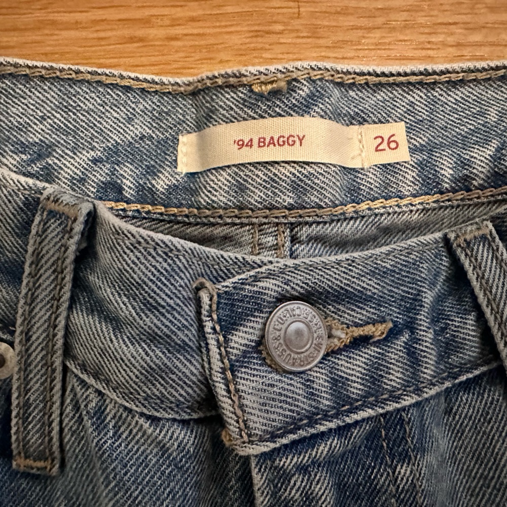 Levi’s 94 Baggy Jeans Size 26 Medium wash - Picture 4 of 5